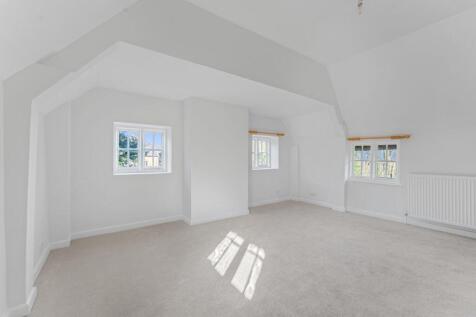 Bedroom 1.jpg