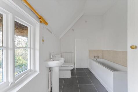 Bathroom.jpg