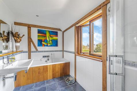 Family Bathroom.jpg