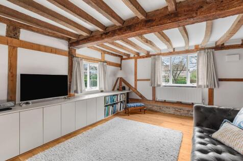 SITTING ROOM.jpg