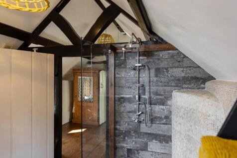 SHOWER ROOM DETAIL.jpg