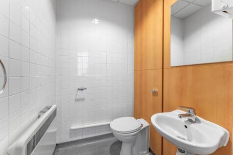 FIRST FLOOR CLOAK ROOM.jpg
