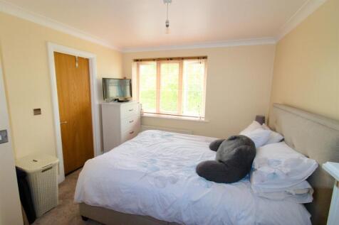 Bedroom 1.JPG