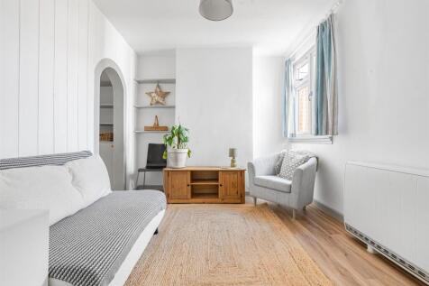 SITTING ROOM ii.jpg