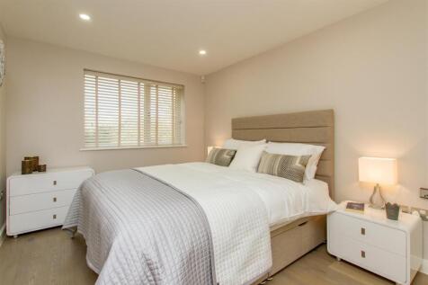 MASTER BEDROOM.jpg
