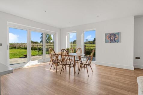 DINING SPACE.jpg
