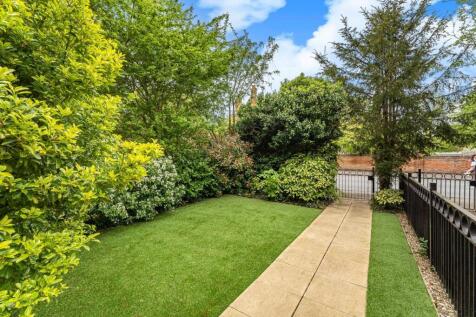 ENTRANCE &amp; FRONT GARDEN.jpg