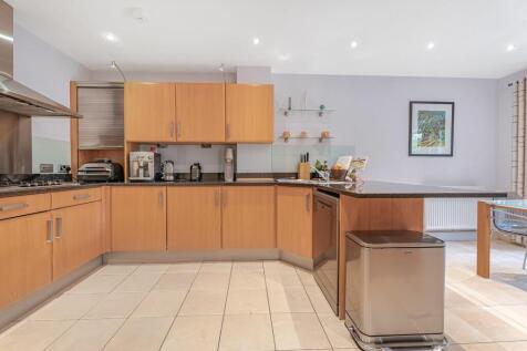 CONTEMPORARY KITCHEN.jpg
