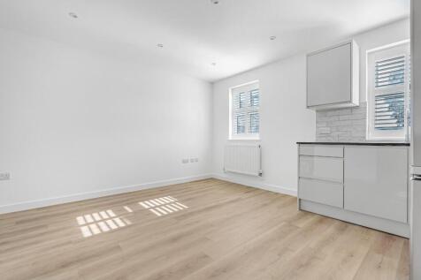 RECEPTION ROOM.jpg