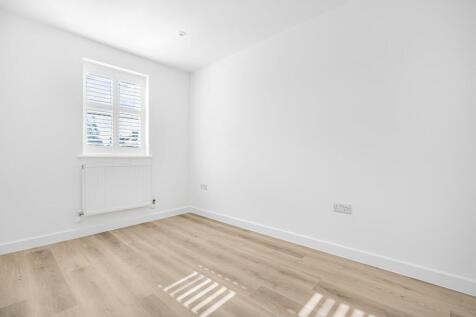 BEDROOM.jpg
