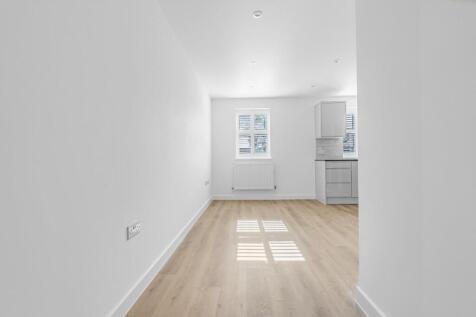 APPROACH TO RECEPTION ROOM.jpg