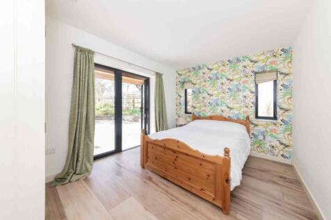GUEST BEDROOM (FILEminimizer) - Copy.jpg