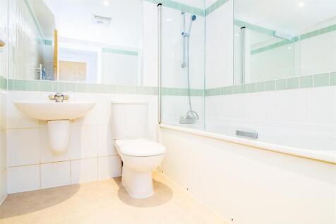 Bathroom.jpg