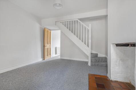 RECEPTION ROOM.jpg