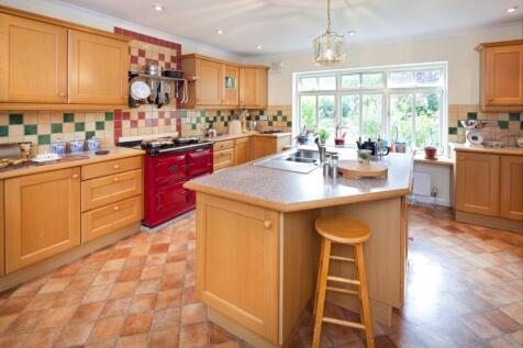 FARMHOUSE KITCHEN &amp; AGA.jpg