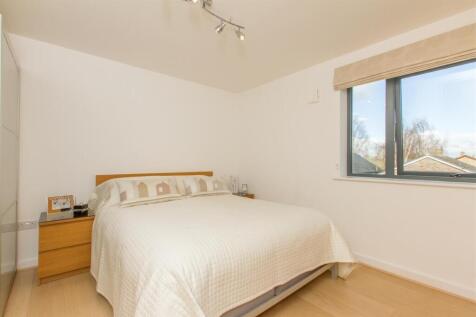 4 SV - Pic Bed 1 16.jpg