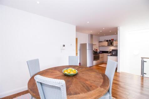 Dining Area.jpg