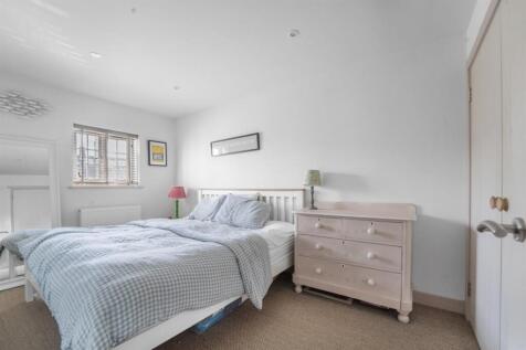 Bedroom 1.jpg