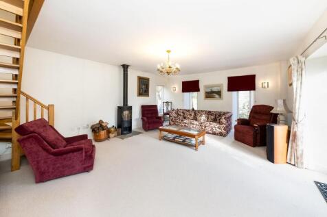 RECEPTION ROOM.jpg