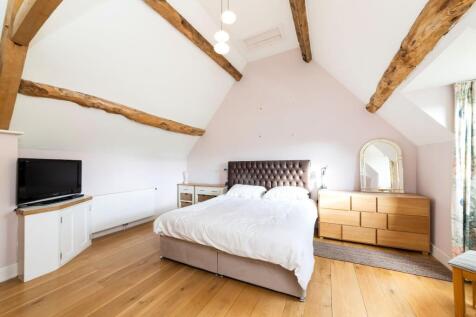 PRINCIPAL BEDROOM.jpg