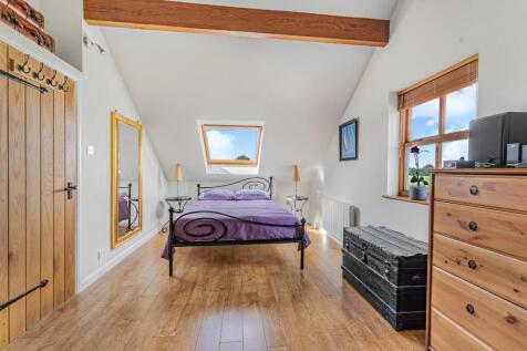 BEDROOM 2.jpg