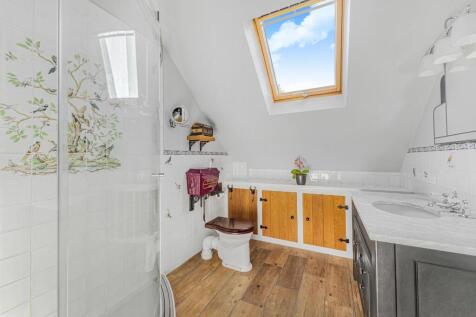 SHOWER ROOM.jpg