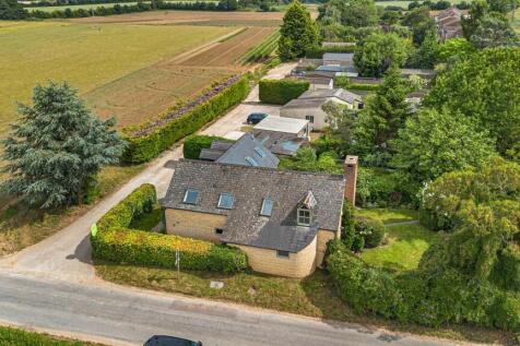 SIDE ELEVATION VIEW AND COUNTRYSIDE BEYOND.jpg
