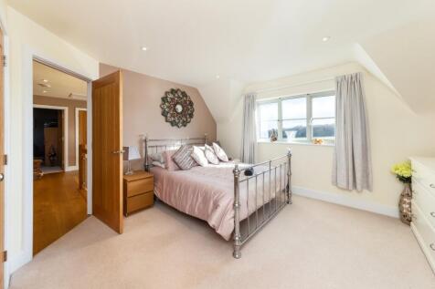 GUEST BEDROOM.jpg