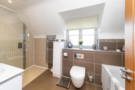 EN-SUITE SHOWER ROOM.jpg