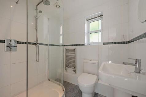 SHOWER ROOM.jpg