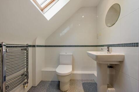 BATHROOM ii.jpg