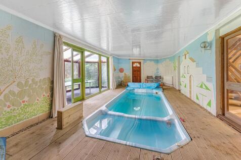 INDOOR POOL COMPLEX.jpg
