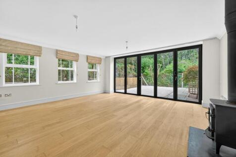 RECEPTION ROOM OVERLOOKING THE NATURE RESERVE.jpg