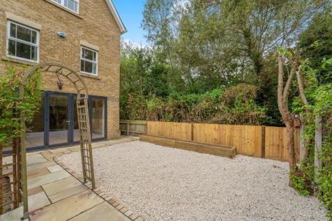 REAR ELEVATION AND PRIVATE GARDEN.jpg