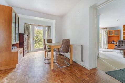 INTERIORi.jpg