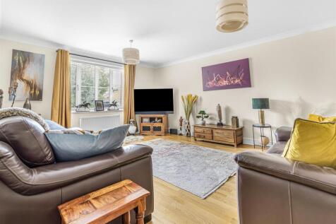 SITTING ROOM.jpg