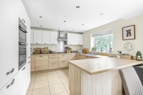 CONTEMPORARY KITCHEN.jpg