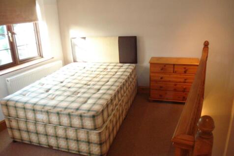 Gravel Walk 41b Bed.jpg