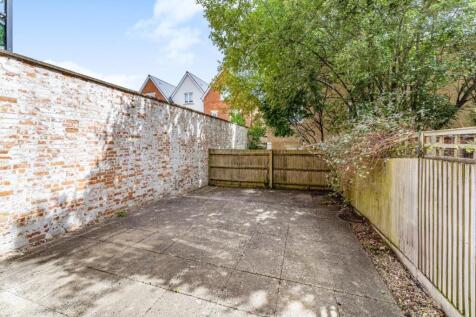 HARD LANDSCAPED PRIVATE GARDEN.jpg