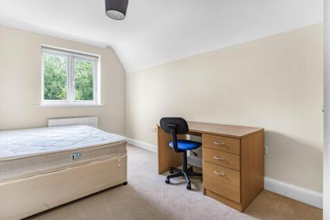 BEDROOM 4 (2).jpg