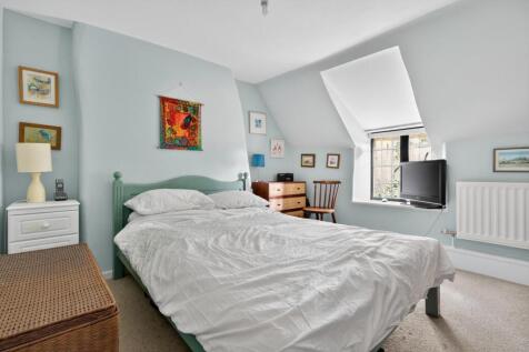 BEDROOM 2.jpg