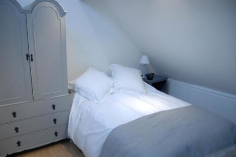 Bedroom.JPG