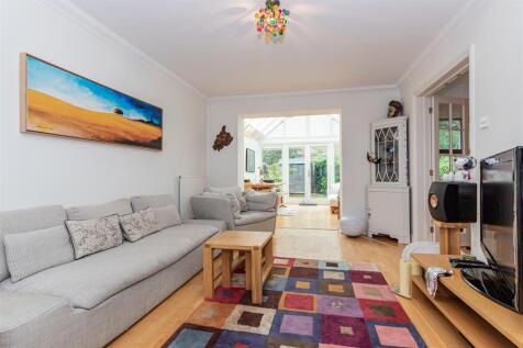 SITTING ROOM.jpg