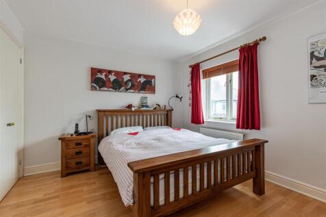 MASTER BEDROOM.jpg