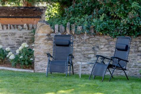 PART WALLED PRIVATE GARDENS.jpg