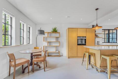 BREAKFAST AREA.jpg