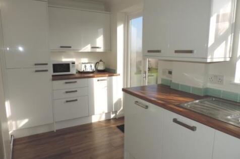 Kitchen 2.jpg