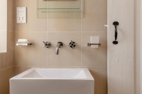 BATHROOM DETAIL.jpg