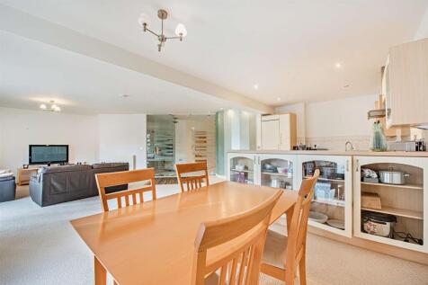 8570645-interior13-800.jpg