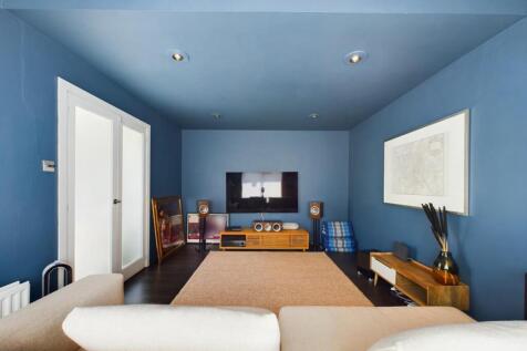 QUIET SITTING ROOM iv.jpg